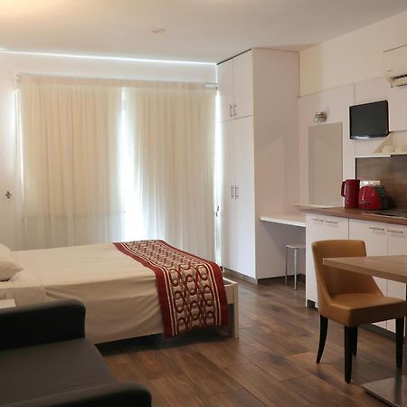 Layiotis Hotel Larnaca Buitenkant foto