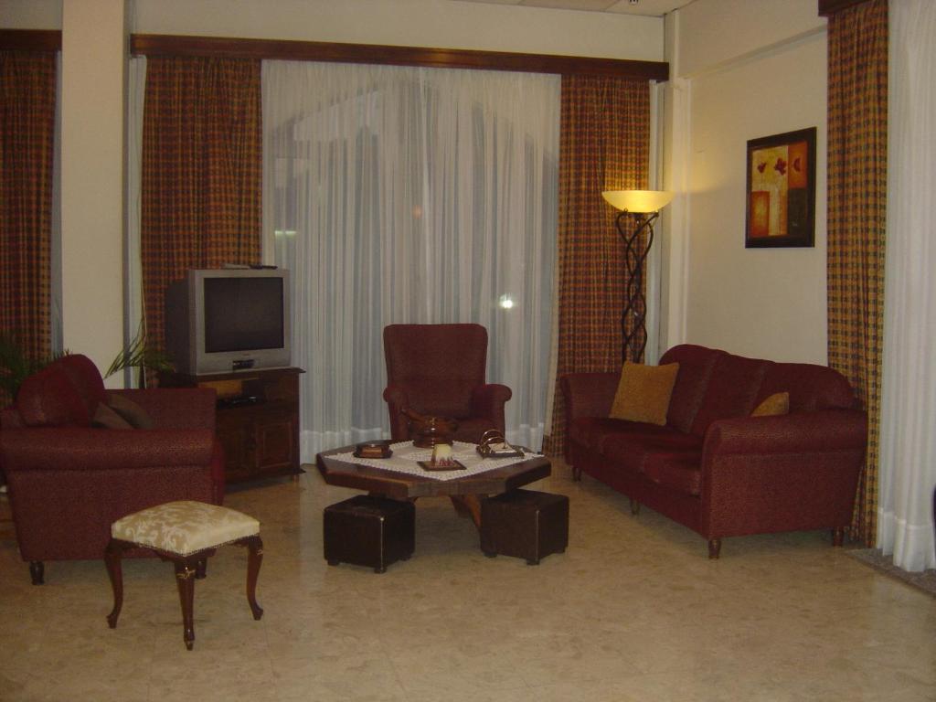Layiotis Hotel Larnaca Buitenkant foto
