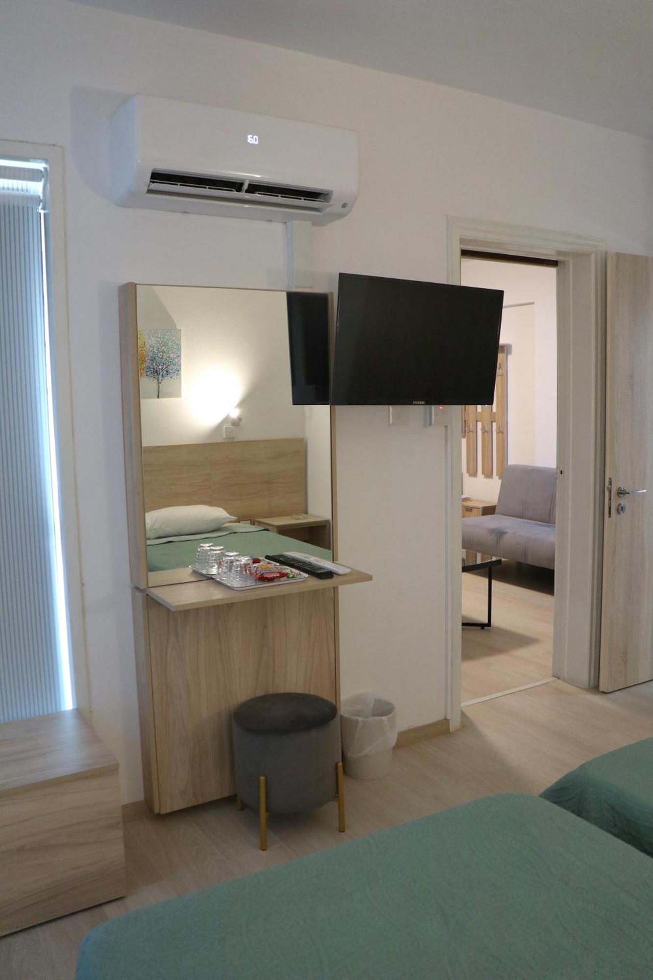 Layiotis Hotel Larnaca Buitenkant foto