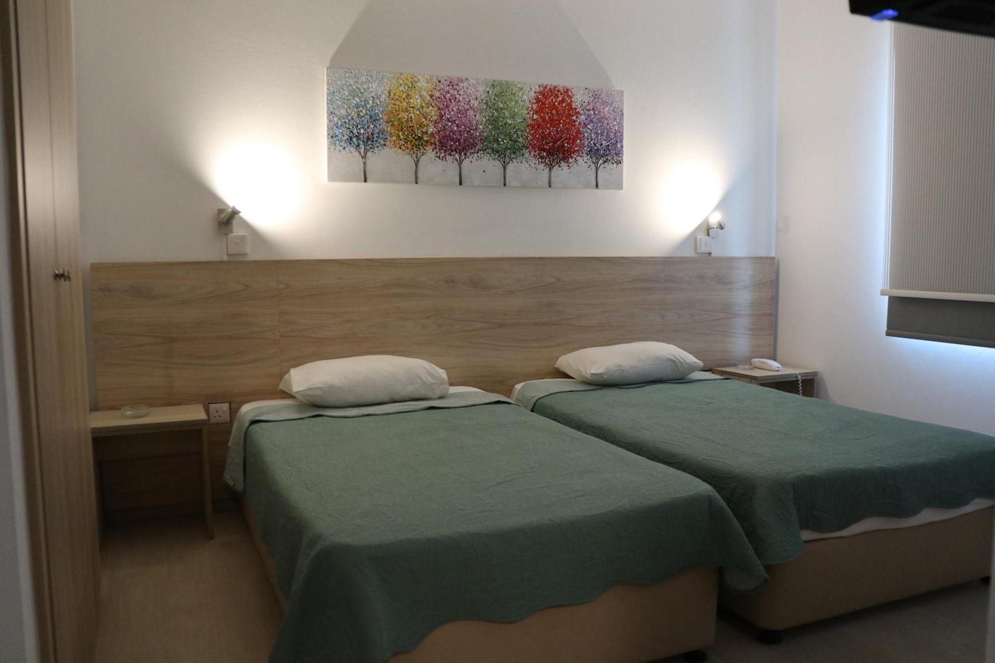 Layiotis Hotel Larnaca Buitenkant foto