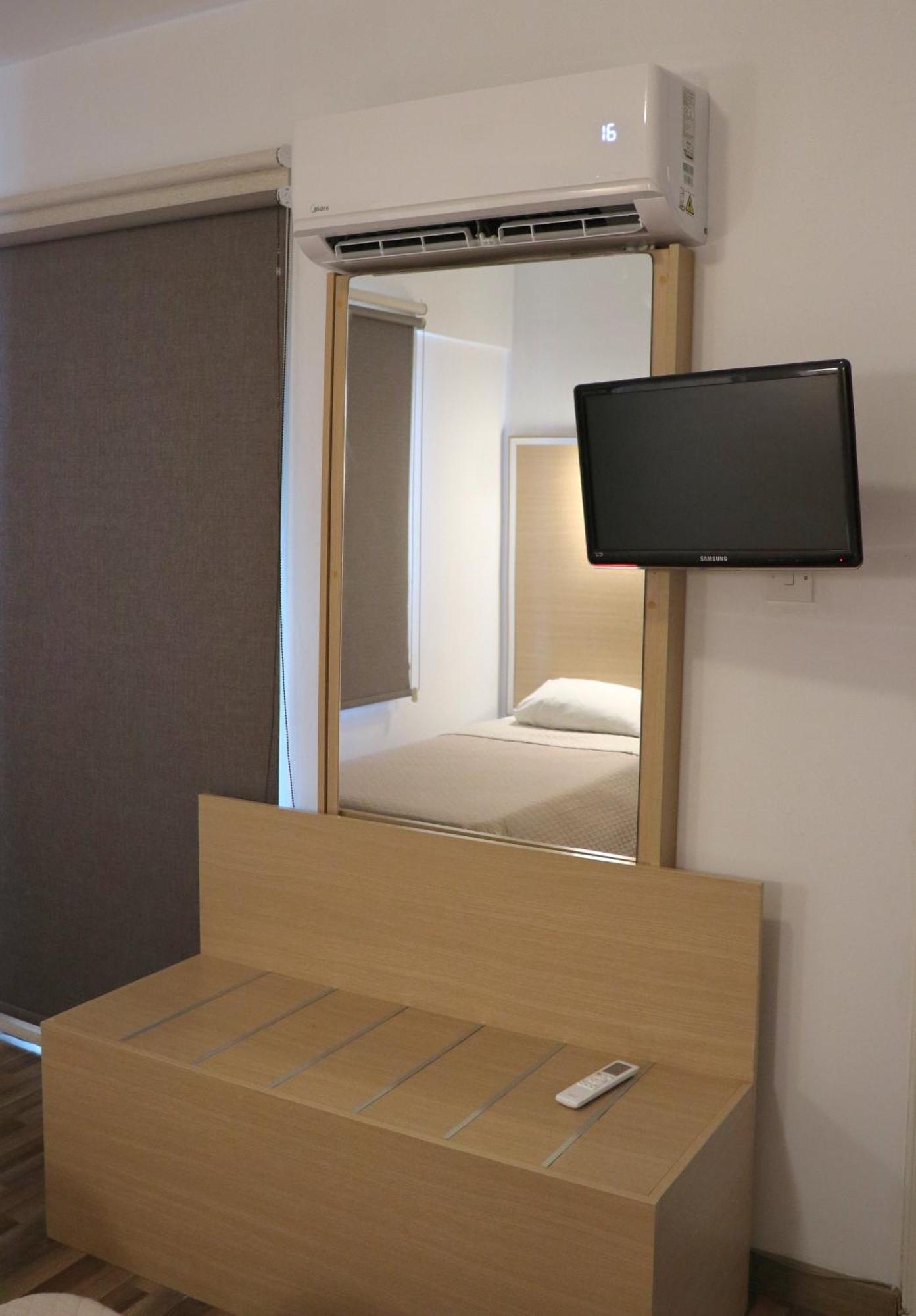 Layiotis Hotel Larnaca Buitenkant foto