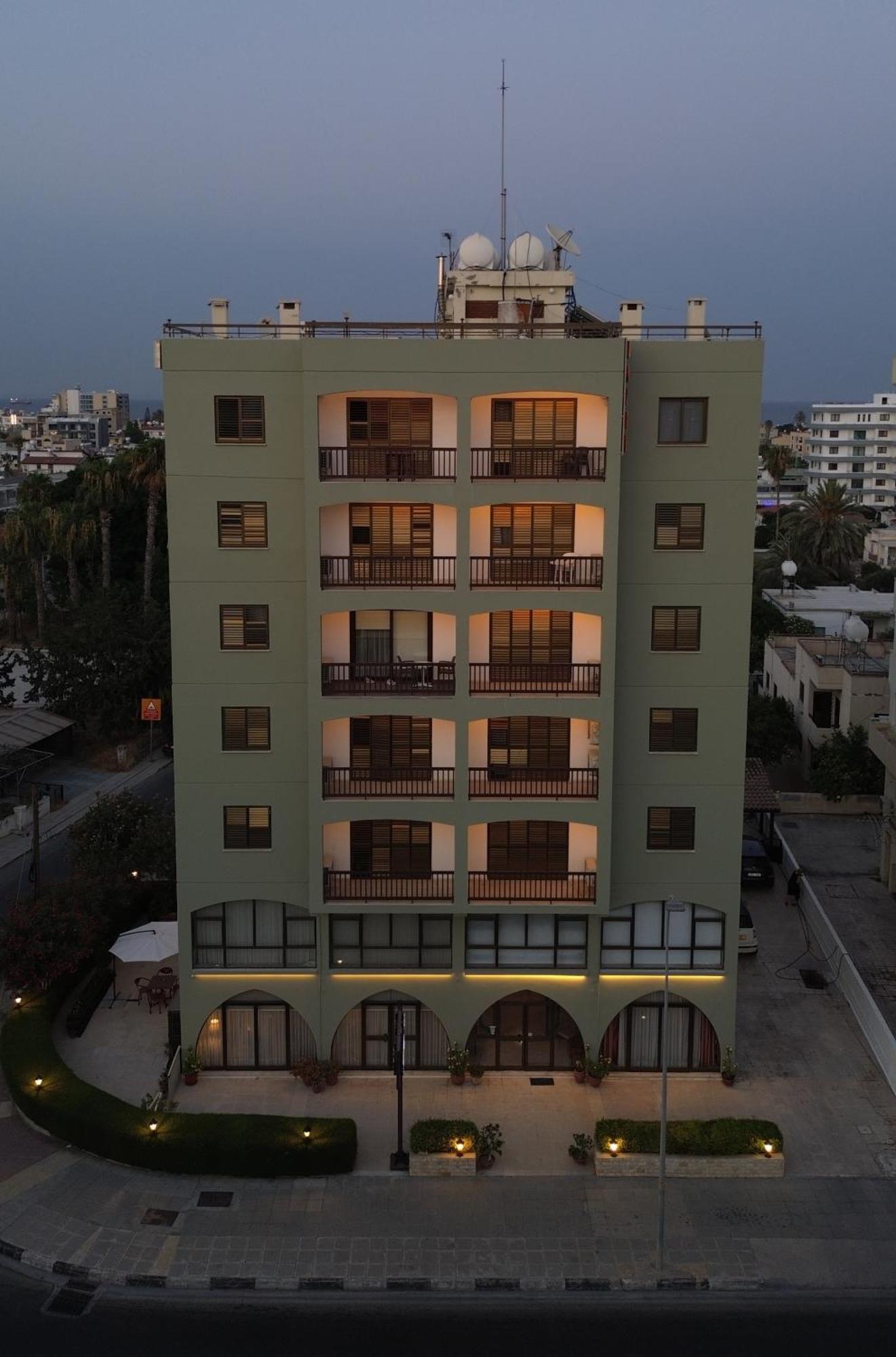 Layiotis Hotel Larnaca Buitenkant foto