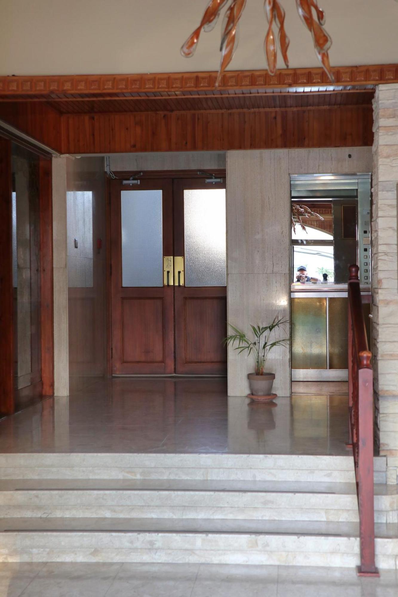 Layiotis Hotel Larnaca Buitenkant foto