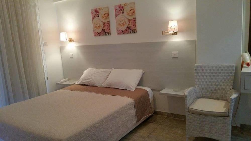 Layiotis Hotel Larnaca Buitenkant foto