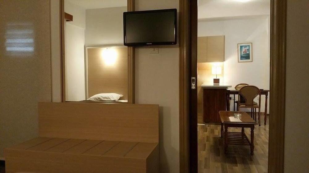 Layiotis Hotel Larnaca Buitenkant foto